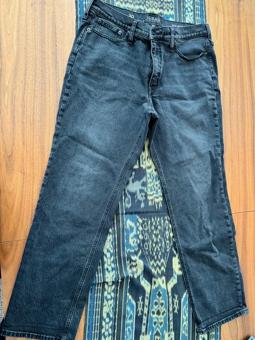 J.Crew Mid-Rise 90’s Classic Straight Jeans in black, size 30 #midclassic #strai